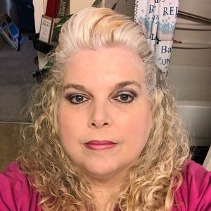 Meet your Posher, Regina